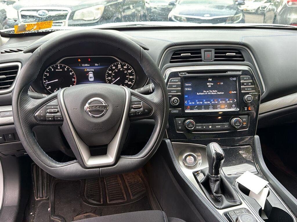 Used 2018 Brilliant Silver Nissan S image 2
