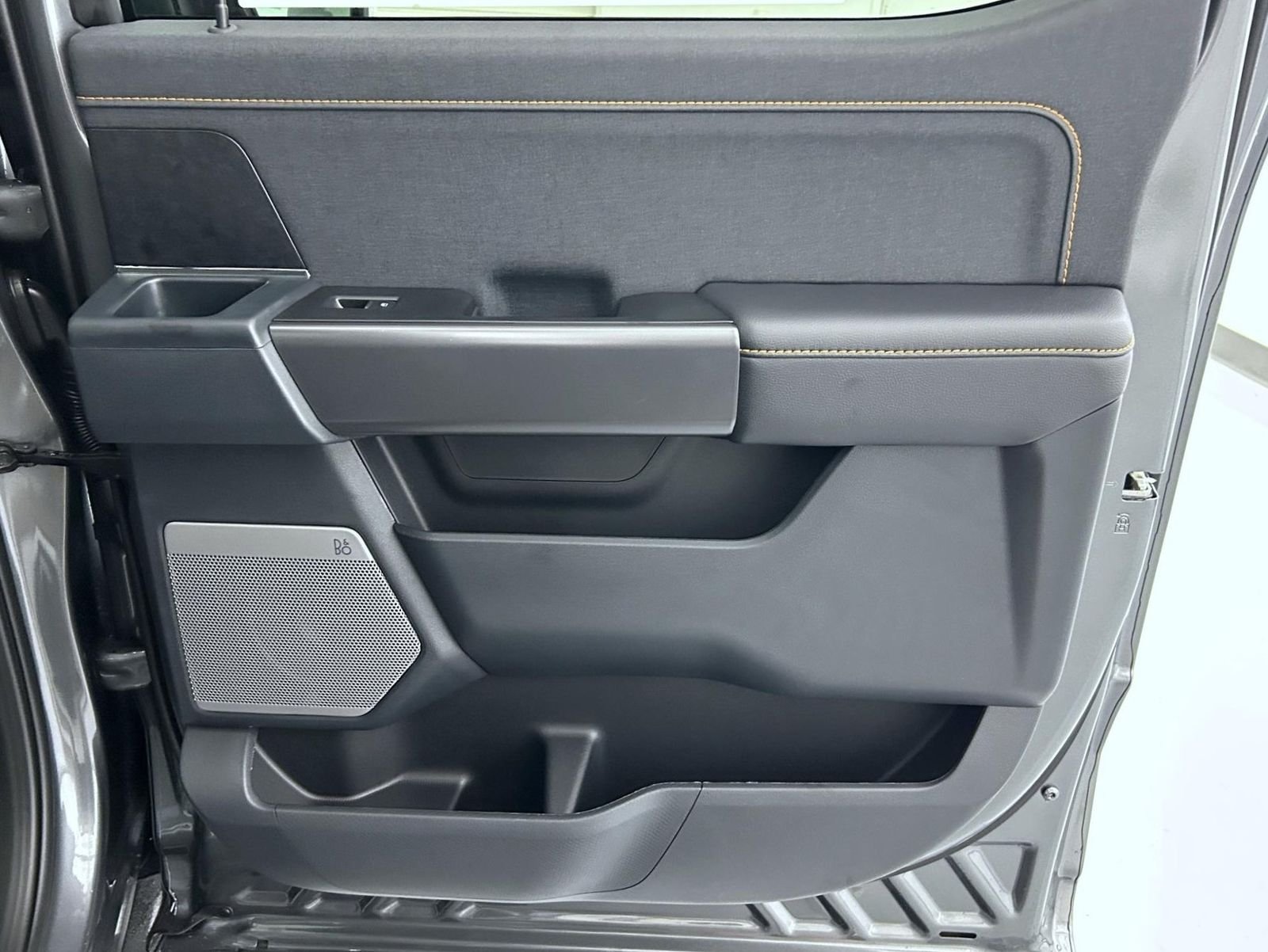 New 2026 Carbonized Gray Metallic Ford Tremor image 17