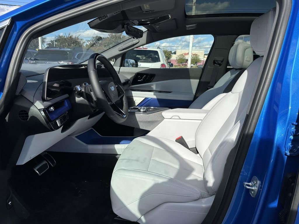 2025 Cadillac OPTIQ Luxury 1 - Photo 15
