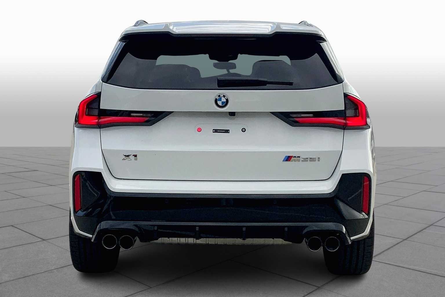 Used 2026 Alpine White BMW M35i image 4