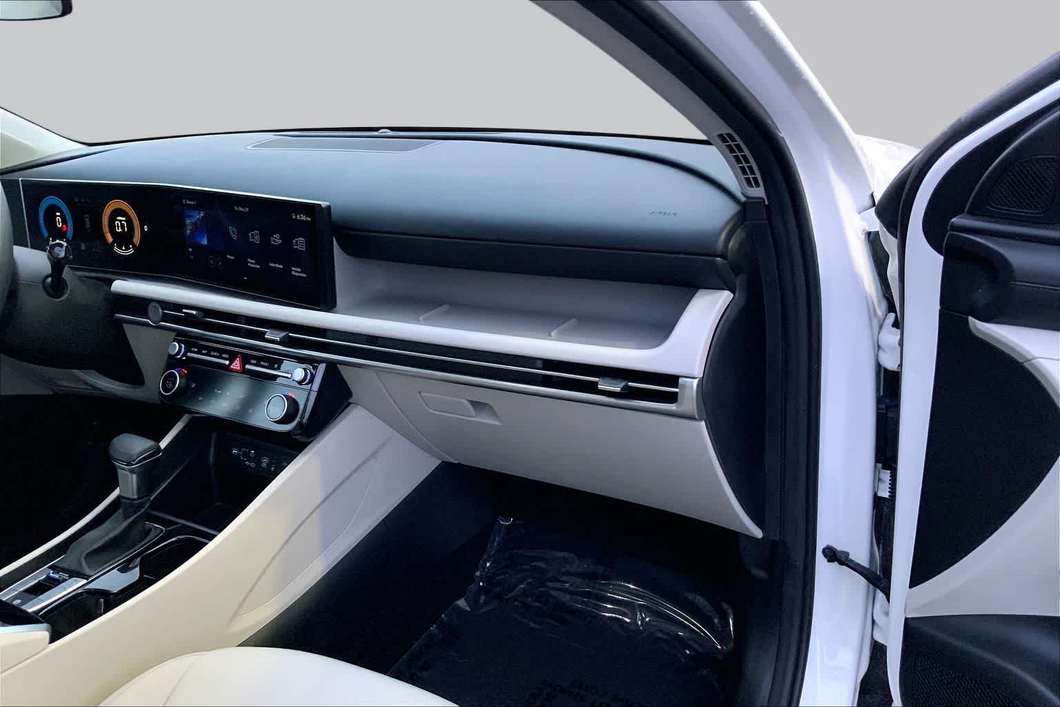Used 2025 Serenity White Pearl Hyundai SEL image 18