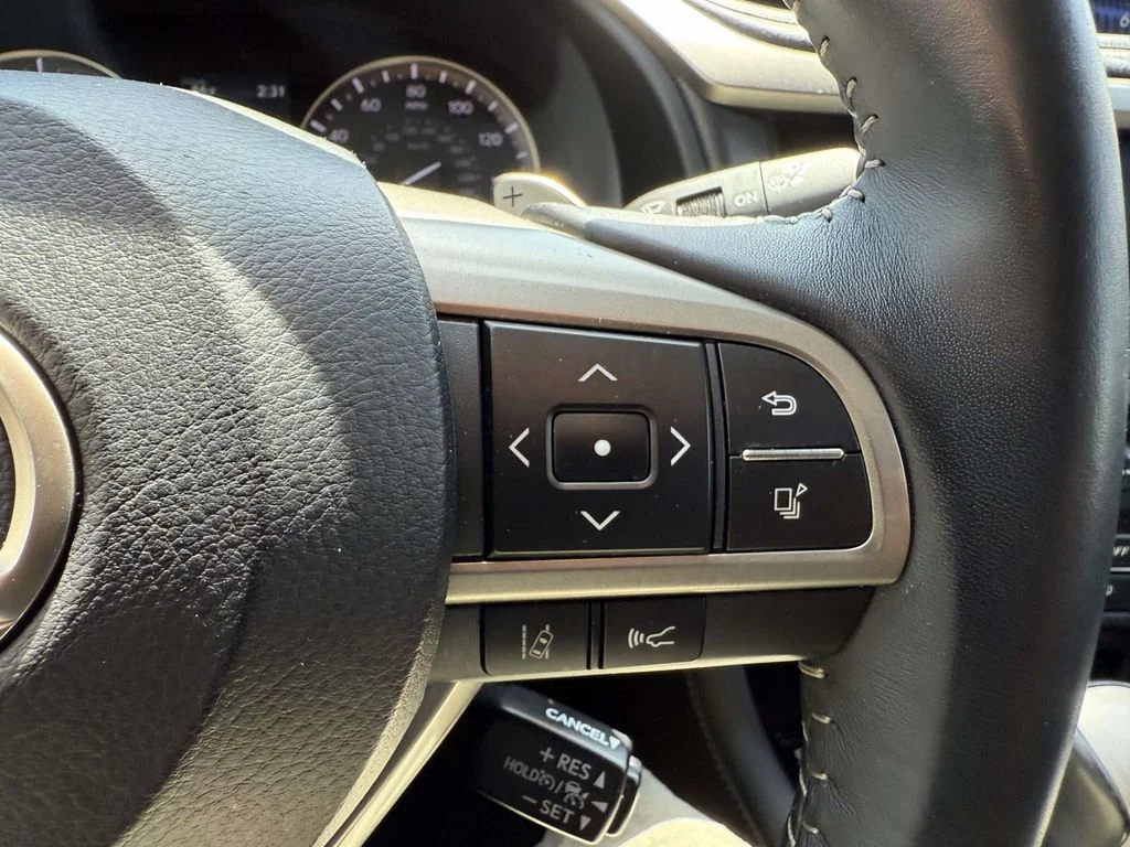 Used 2021  Lexus 350 image 22