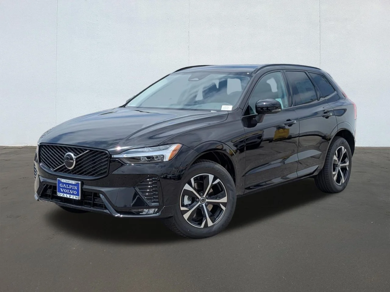 2026 Volvo XC60 B5 Core Dark AWD's photo