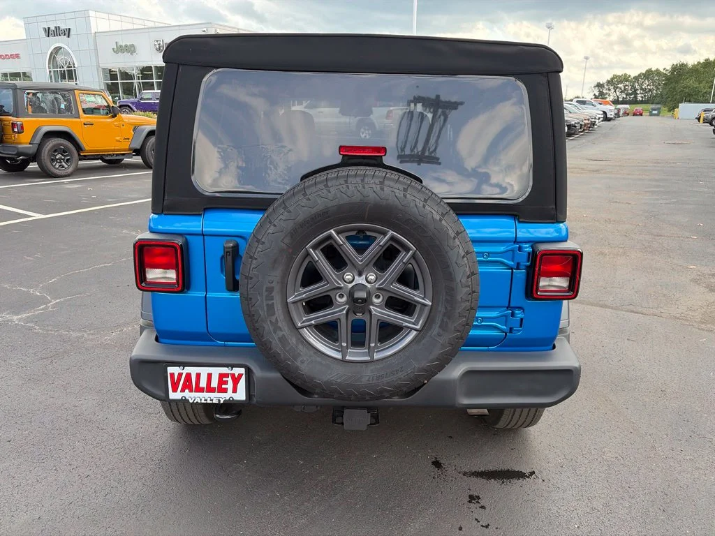 Certified Used 2025 Blue Jeep Sport S image 7