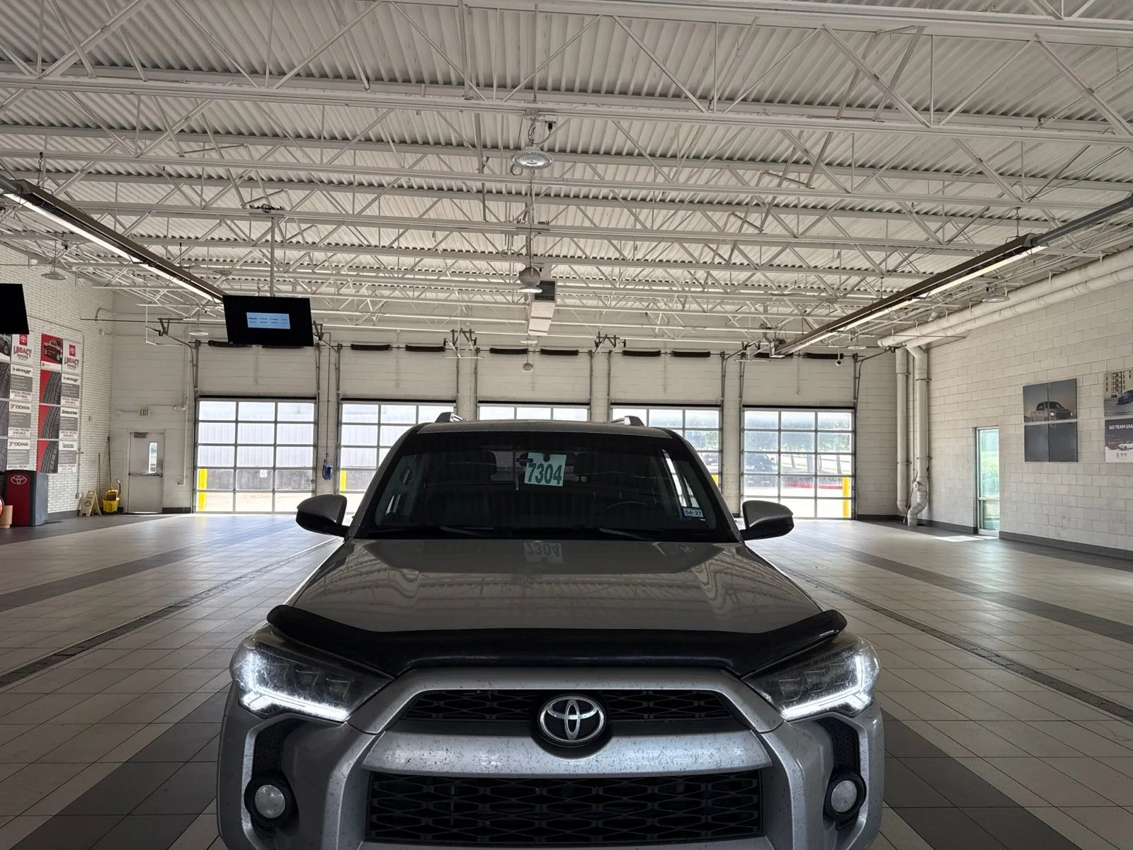 Used 2014 Silver Toyota SR5 image 12