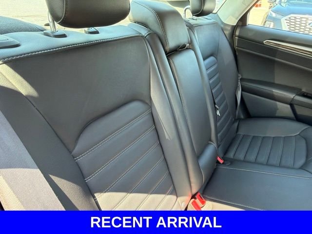 Used 2015 Red Ford SE image 31