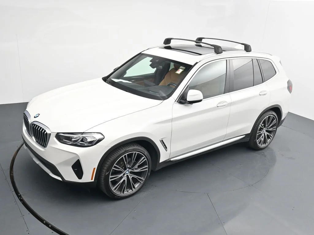 Used 2022 White BMW xDrive30i image 12