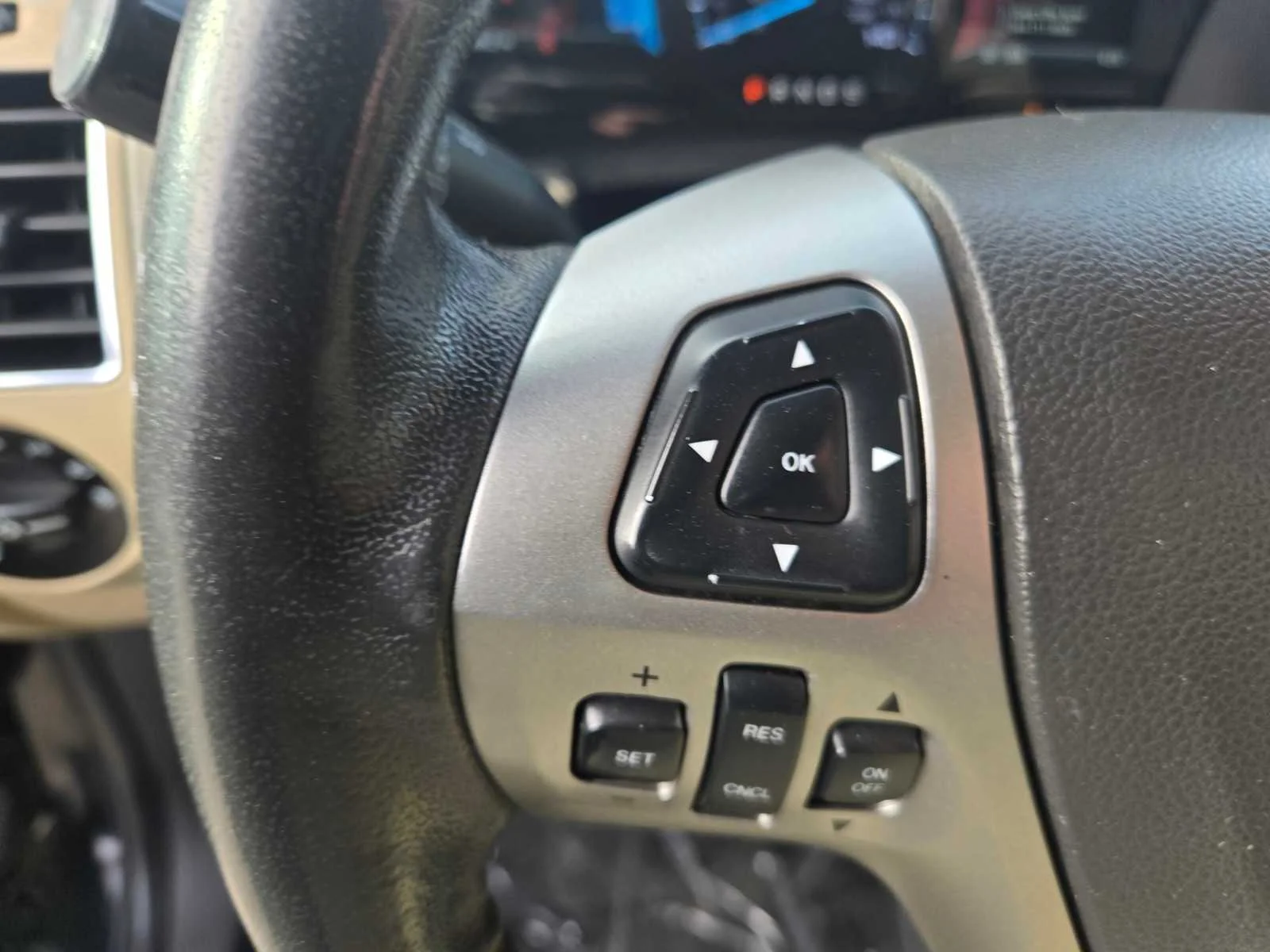 Used 2019  Ford Limited image 29
