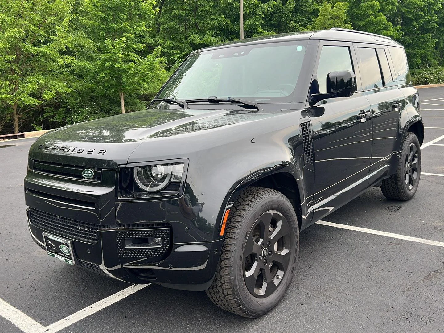 2023 Land Rover Defender X-Dynamic SE's photo