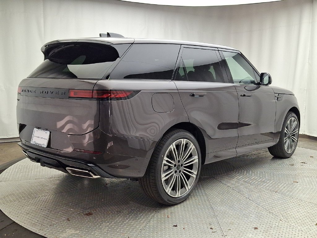 New 2027 Charente Grey Land Rover Dynamic SE image 3