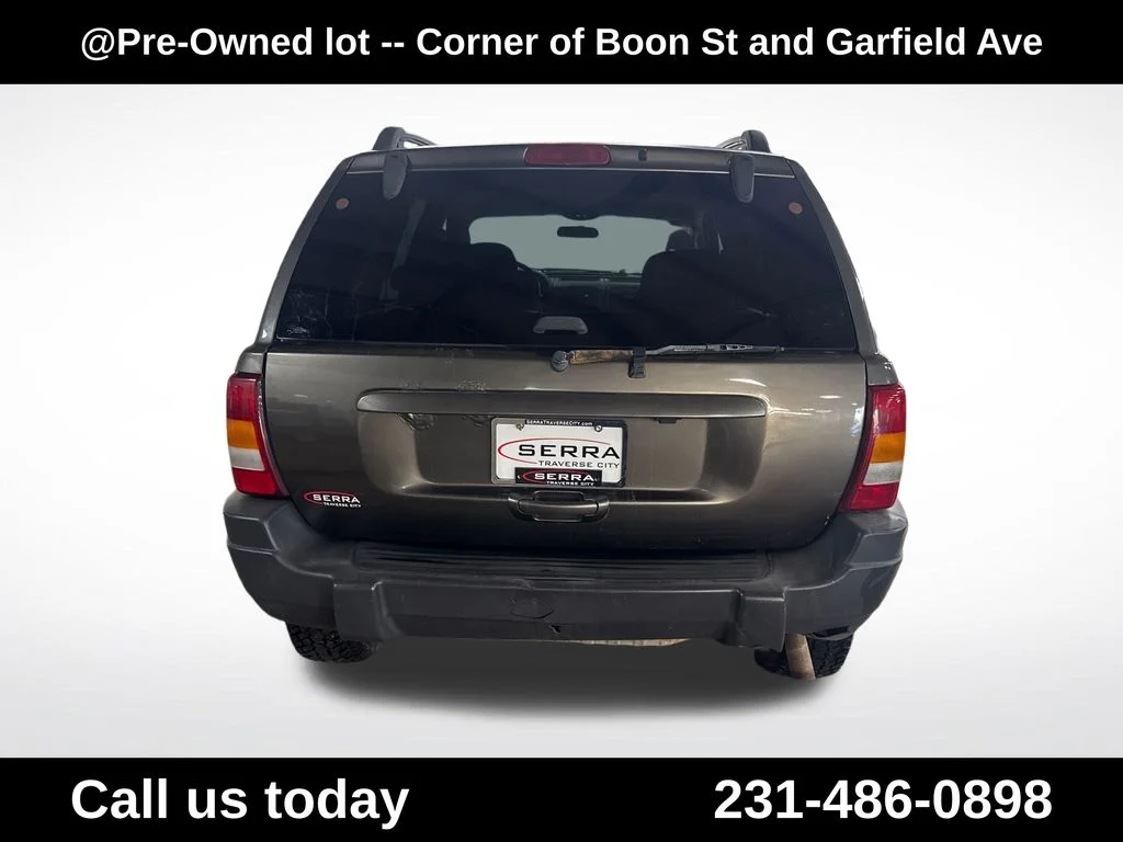 Used 2003  Jeep Laredo image 4