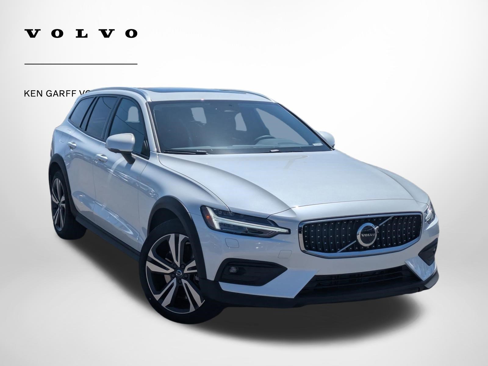 2026 Volvo V60 Cross Country B5 Plus AWD's photo