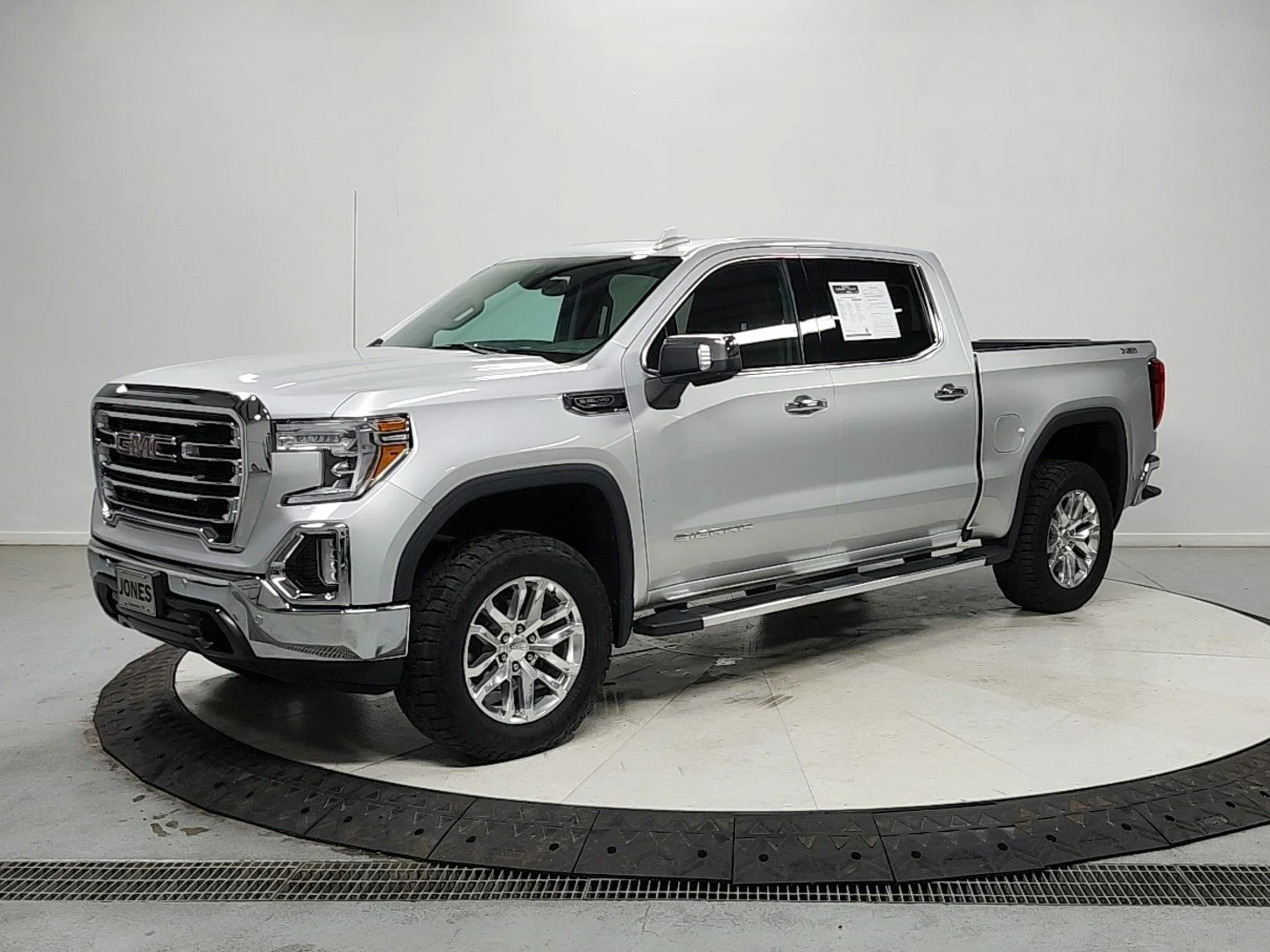 Used 2021 Quicksilver Metallic GMC SLT image 3