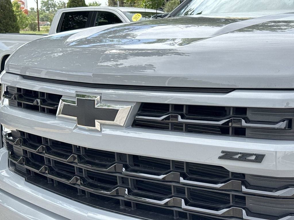 Used 2025 Slate Gray Metallic Chevrolet RST image 32