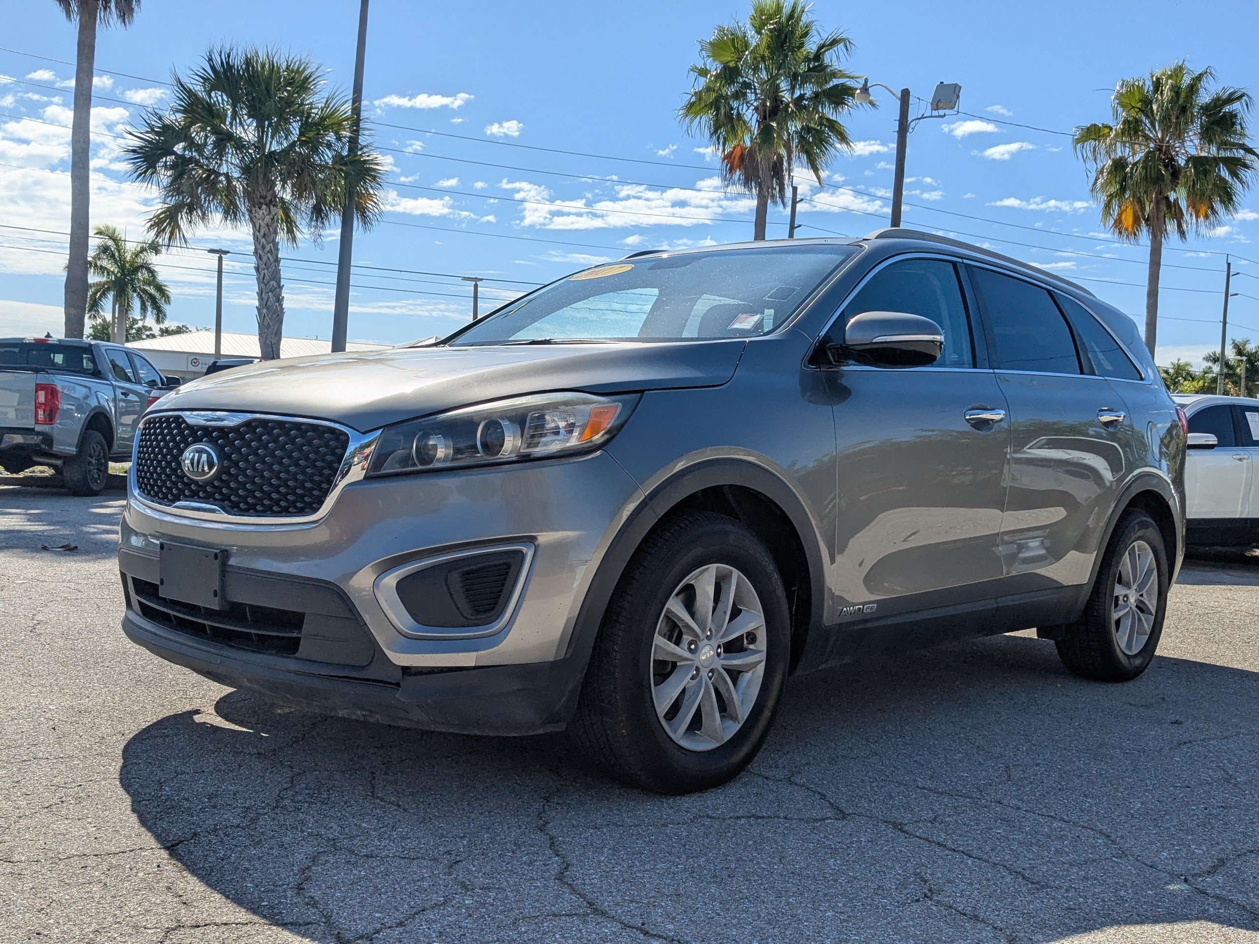 Used 2017 Titanium Silver Kia LX V6 image 8