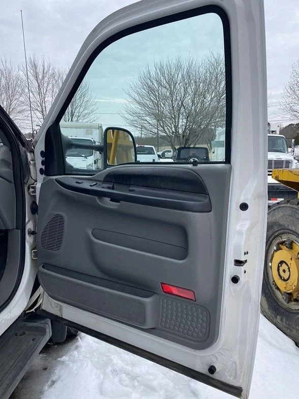 Used 2006  Ford  image 21