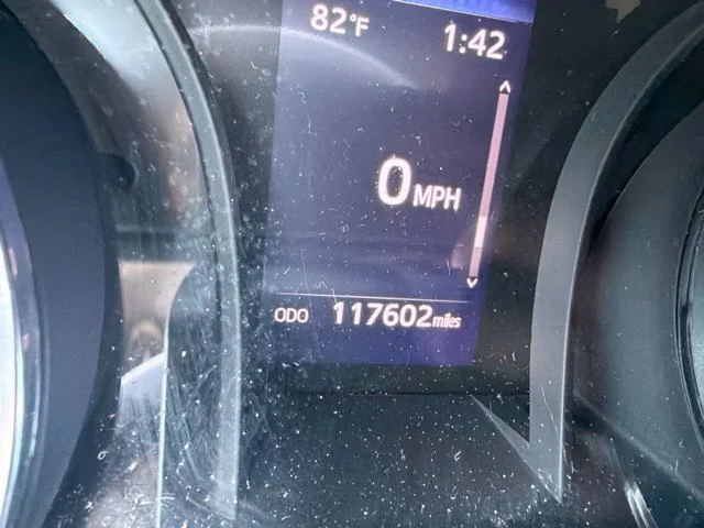 Used 2019  Toyota LE image 4