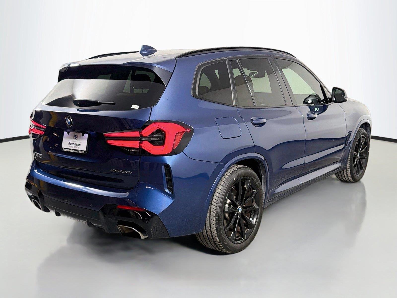 Used 2022 Phytonic Blue Metallic BMW xDrive30i image 5