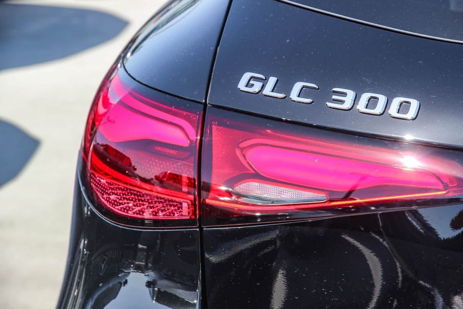 New 2026 Black Mercedes-Benz GLC 300 image 7