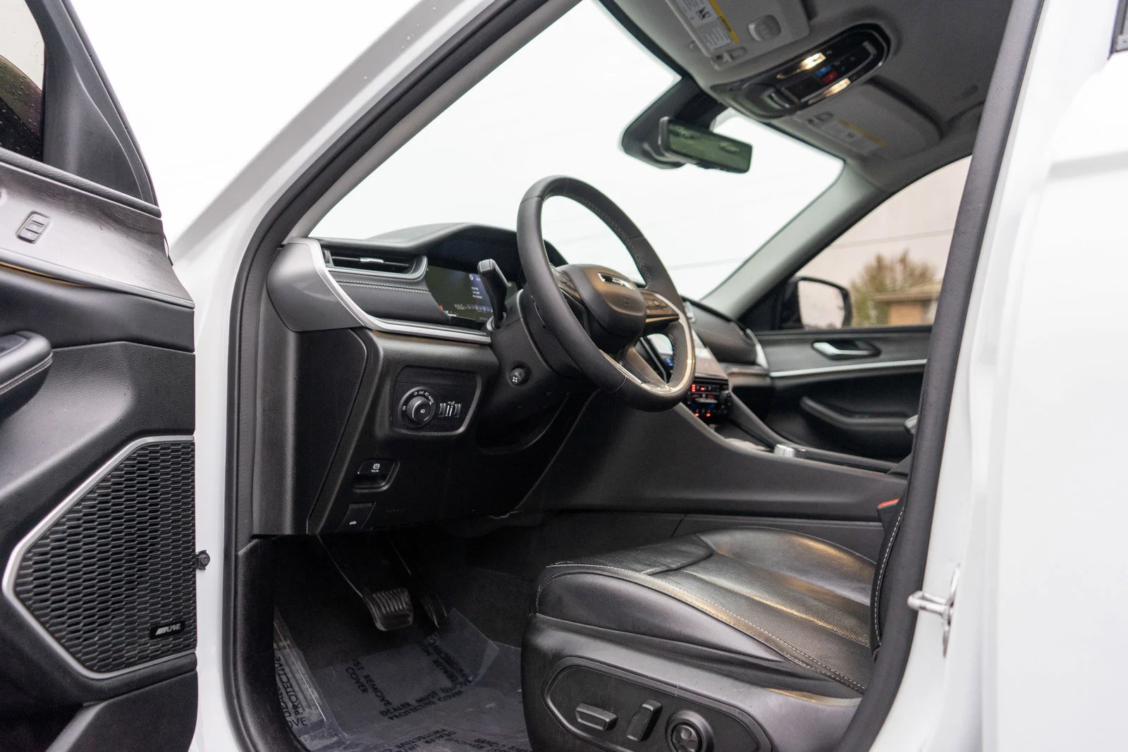 Used 2023 Bright White Clearcoat Jeep Limited image 14