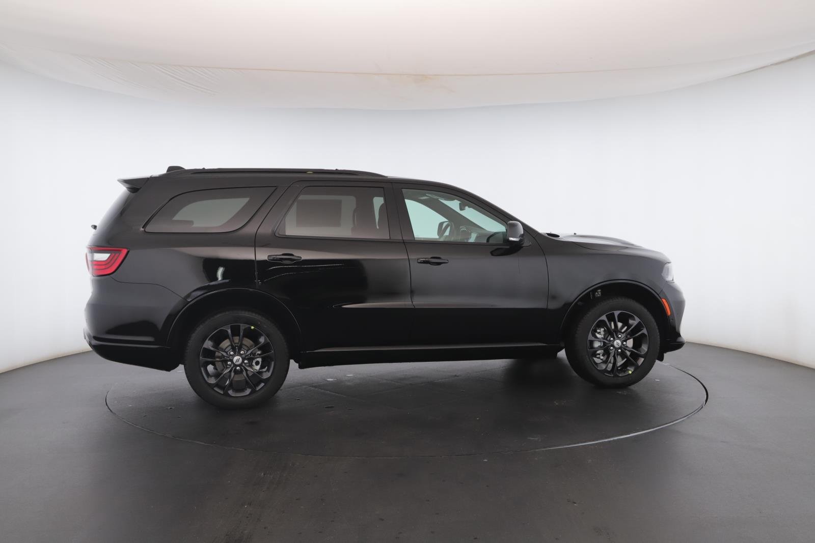 New 2026 Diamond Black Clear-Coat Exterior Paint Dodge GT Plus AWD image 31