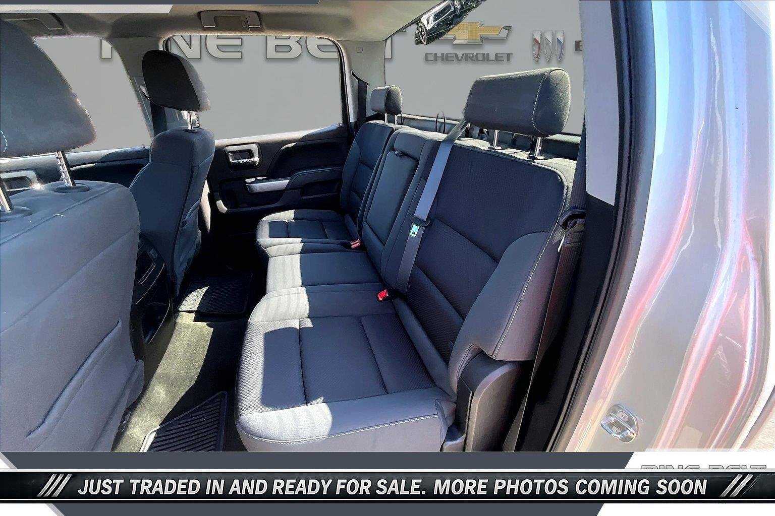 Used 2018 SILVER ICE METALLIC Chevrolet LT image 20