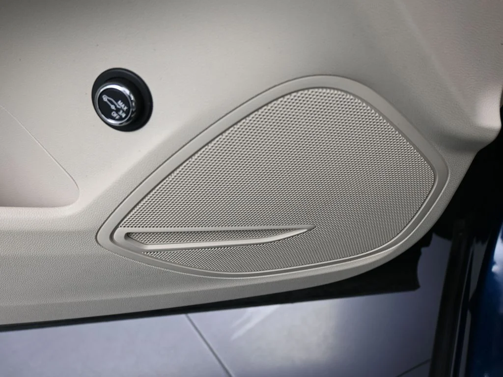 Used 2023 Sapphire Metallic Buick Preferred image 13