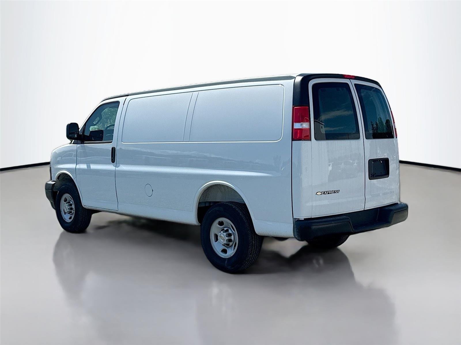 2026 Chevrolet Express Cargo Work Van - Photo 6