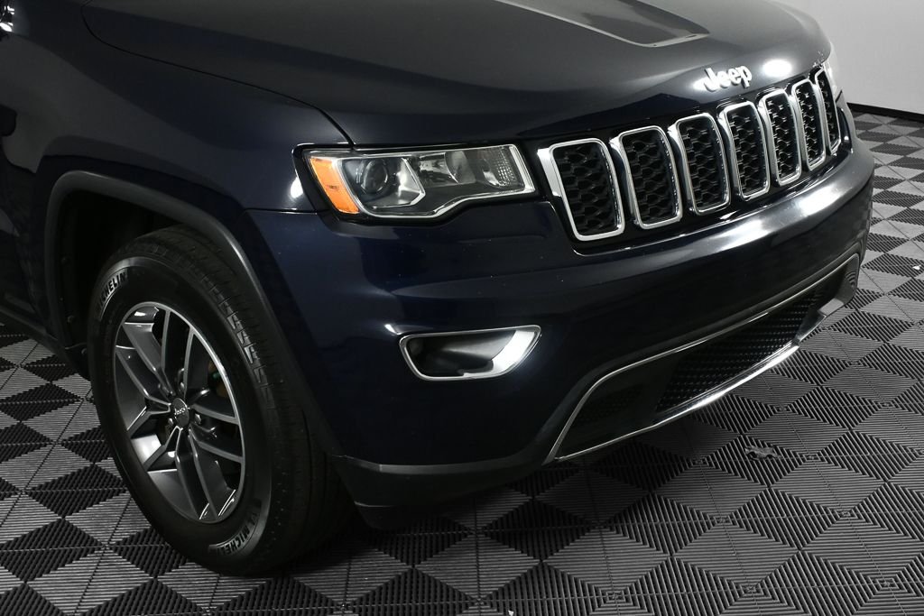 Used 2018 Blue Jeep Limited image 33