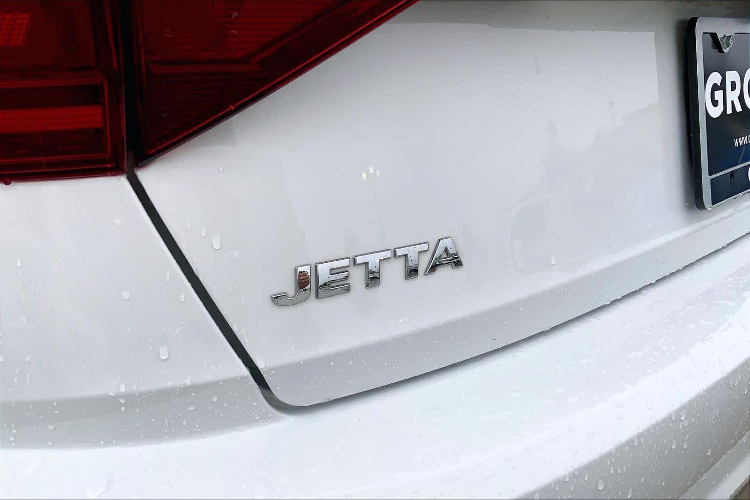 Used 2021 Pure White Volkswagen S image 9