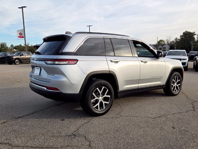 Used 2025 Silver Jeep Limited image 15