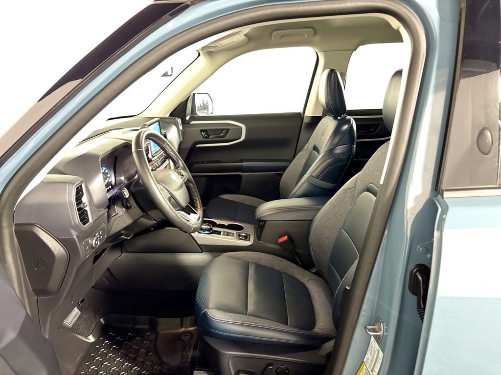 Used 2022 Blue Ford Outer Banks image 11