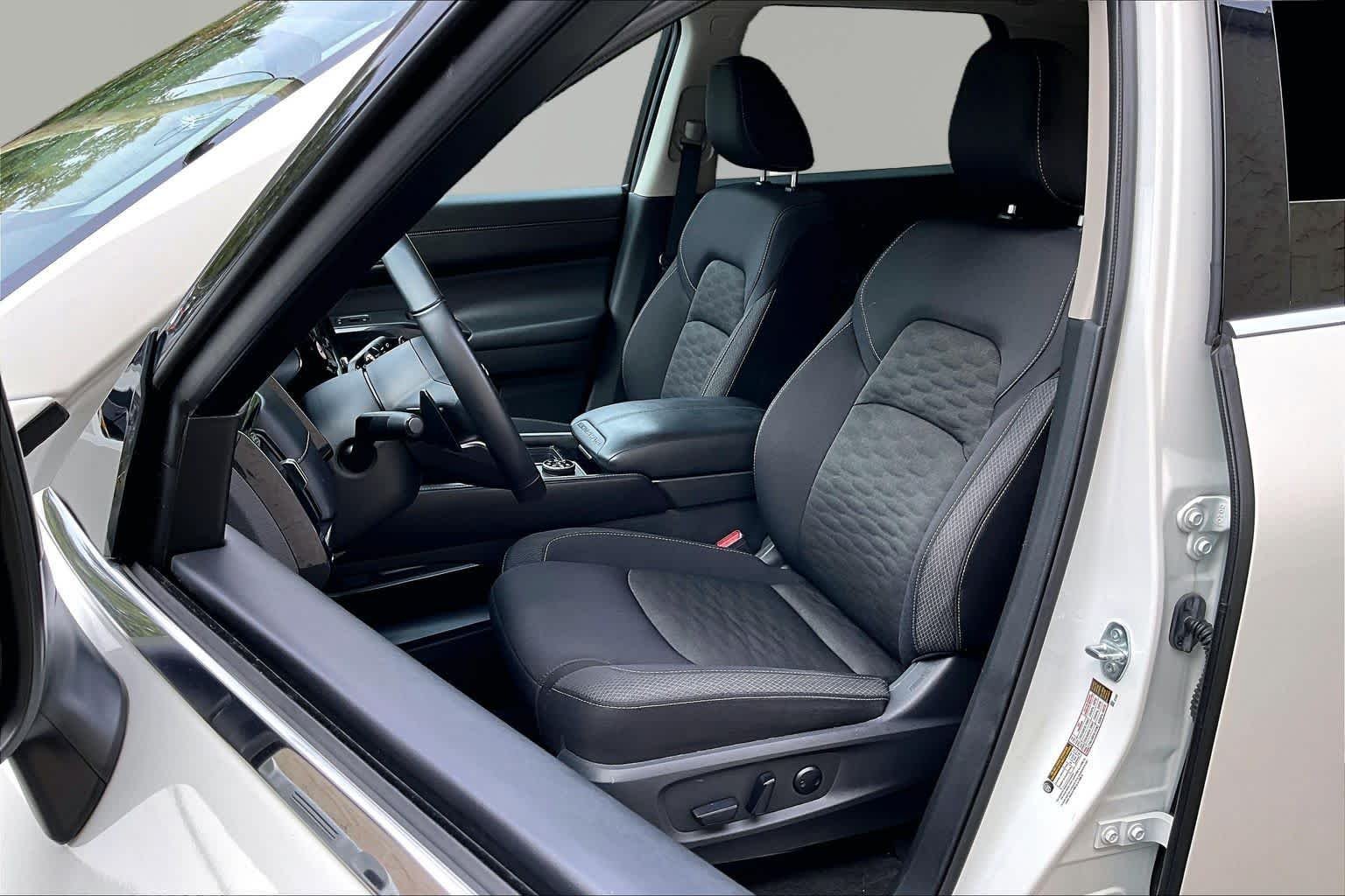 Used 2025 Glacier White Nissan SV image 8