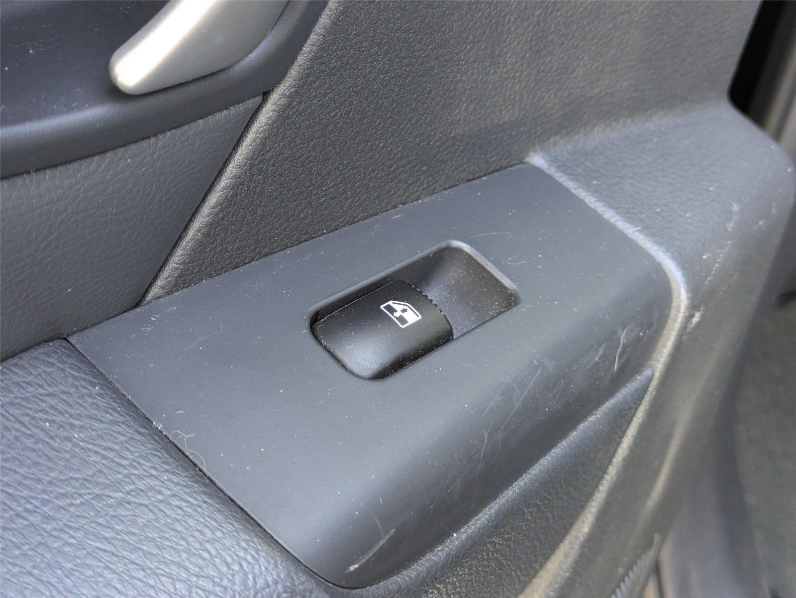 Used 2009 Ebony Black Hyundai Limited image 25