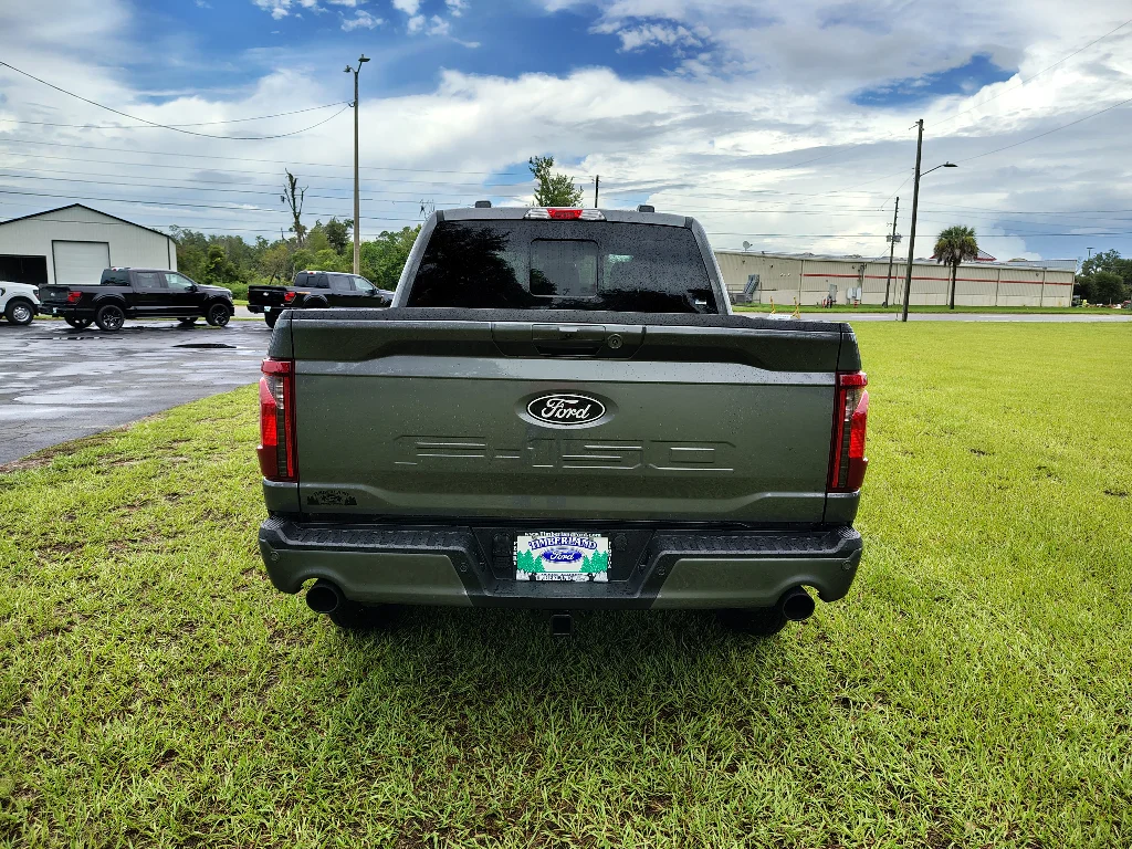 New 2026 Carbonized Gray Metallic Ford XLT CREW CAB 4X4 5.0 image 4