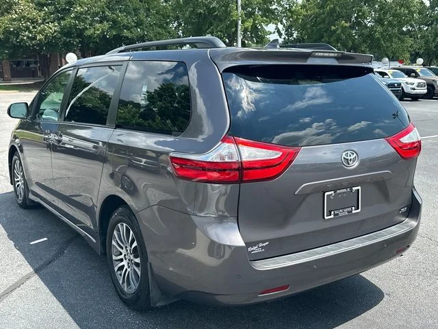 Used 2019 Gray Toyota XLE image 5