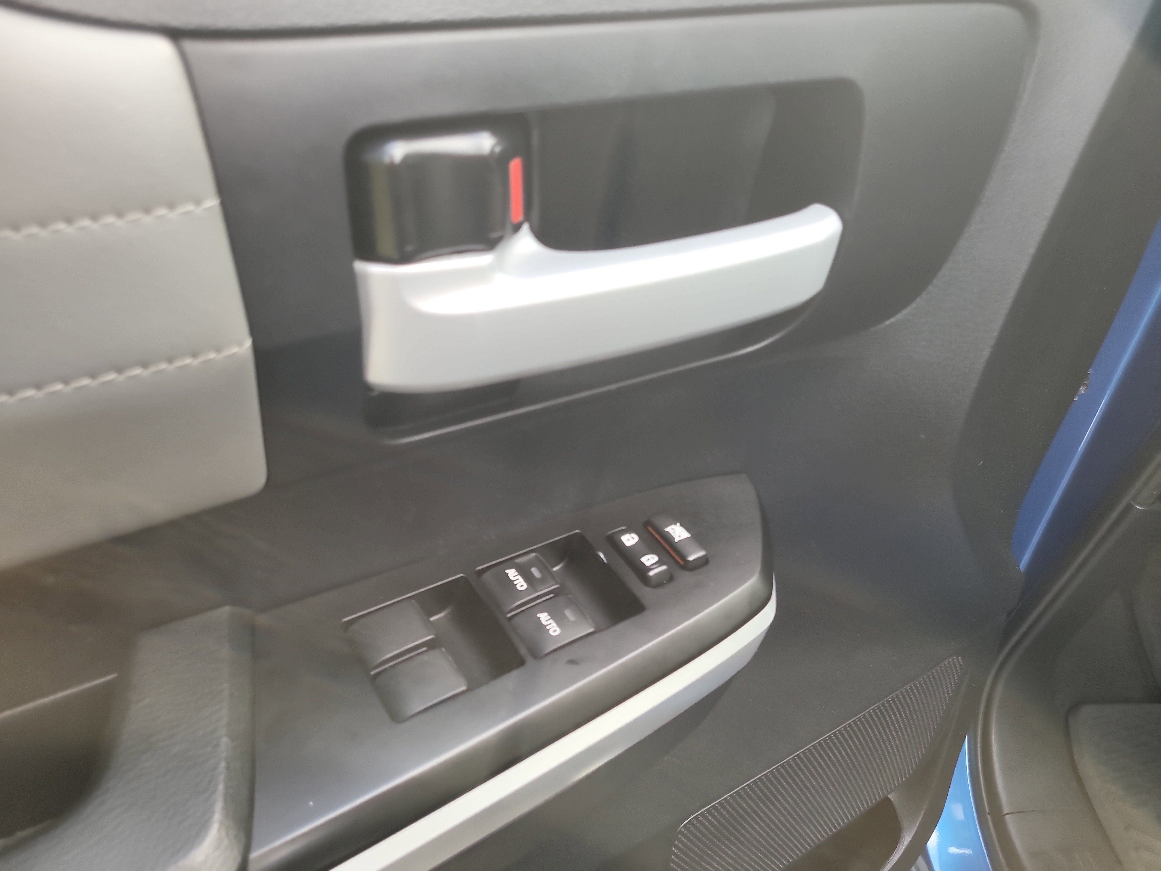 Used 2016 Blazing Blue Toyota LTD image 19