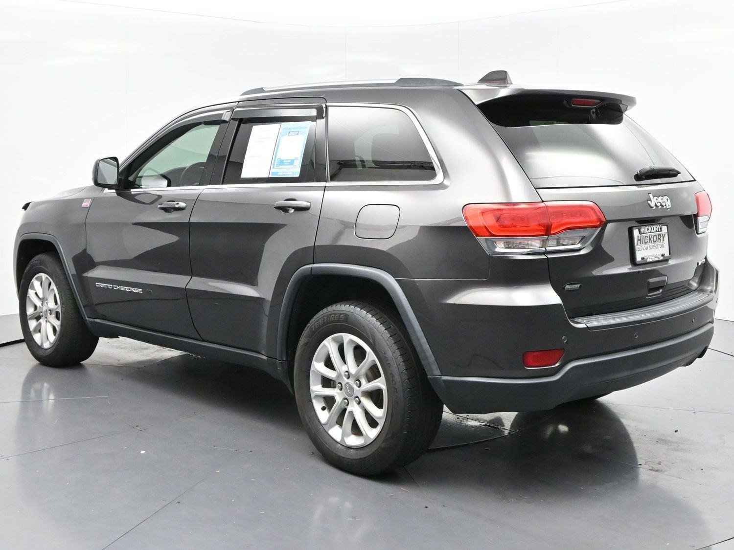 Used 2016 Granite Crystal Metallic Clearcoat Jeep Laredo image 5