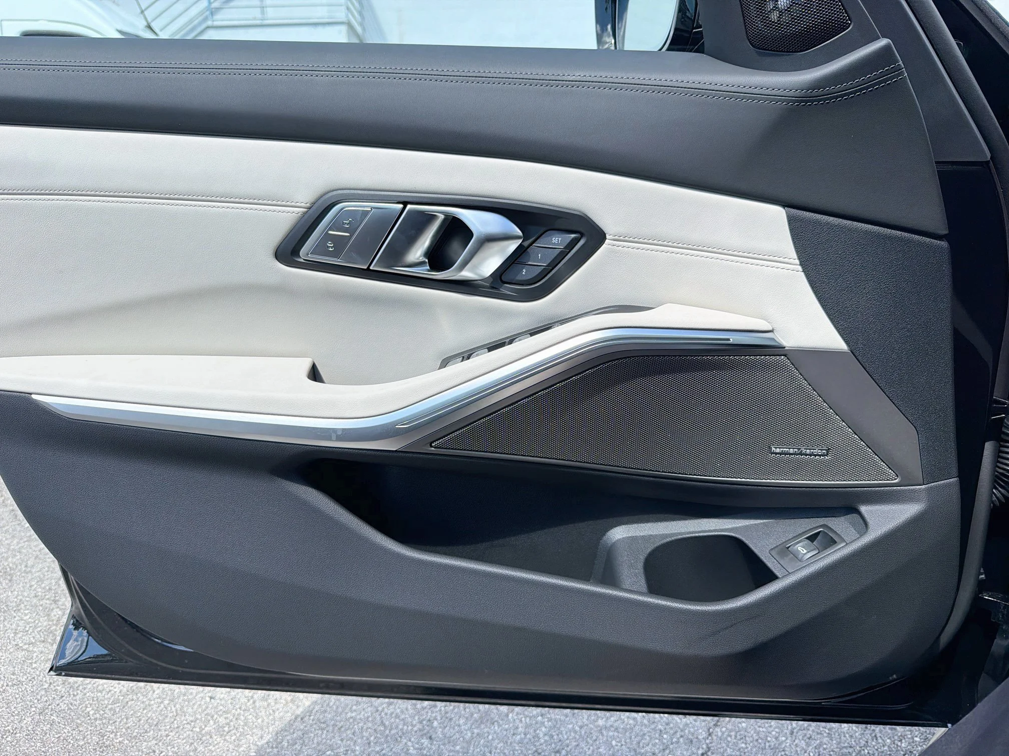 New 2027 Black Sapphire Metallic BMW Competition xDrive image 22