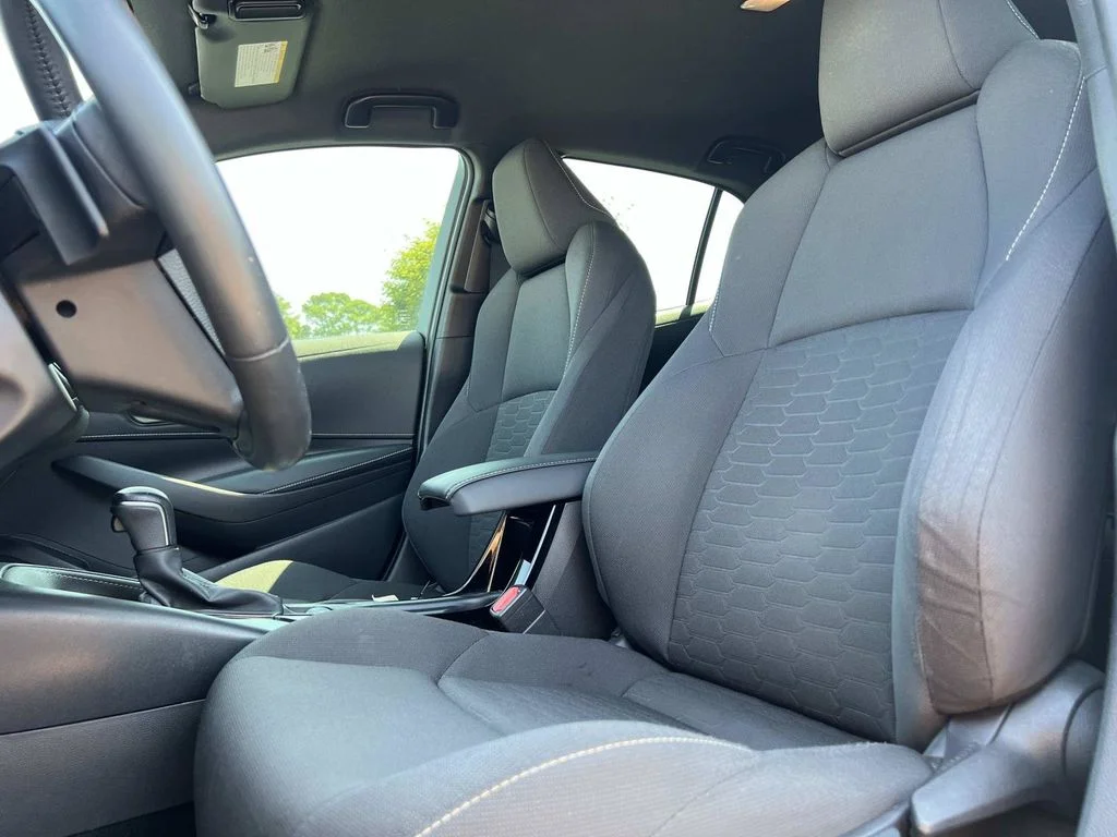 Used 2019  Toyota SE image 21