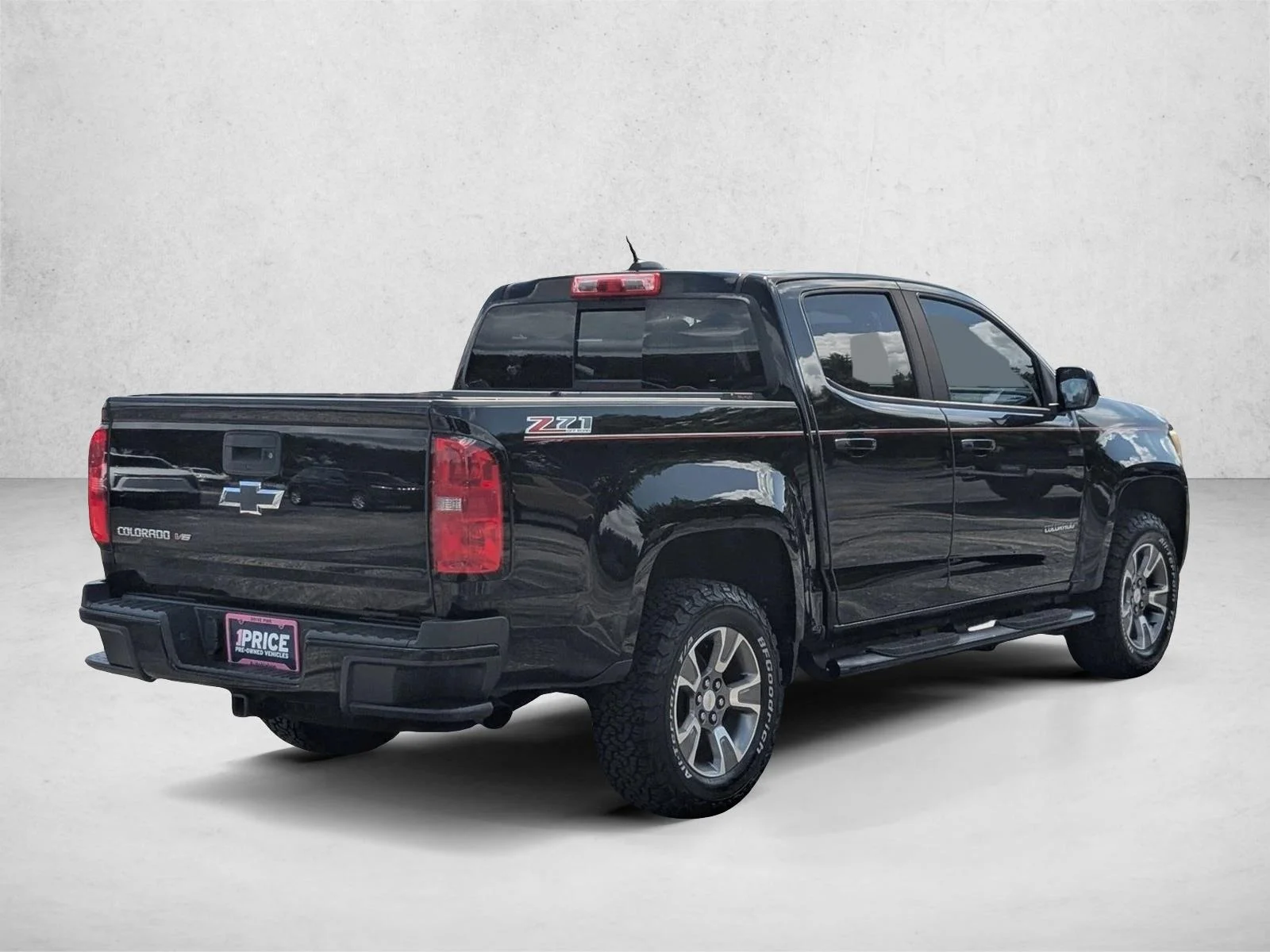 Used 2018 Black Chevrolet 4WD Z71 image 5