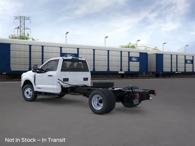 New 2026 Oxford White Ford XLT image 4