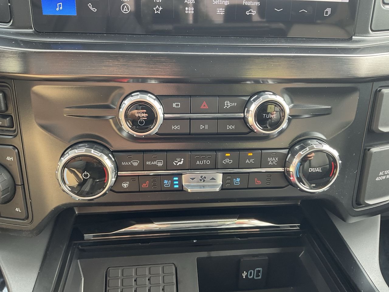 New 2026 Ruby Red Metallic Tinted Clearcoat Ford F-250® Lariat® image 18