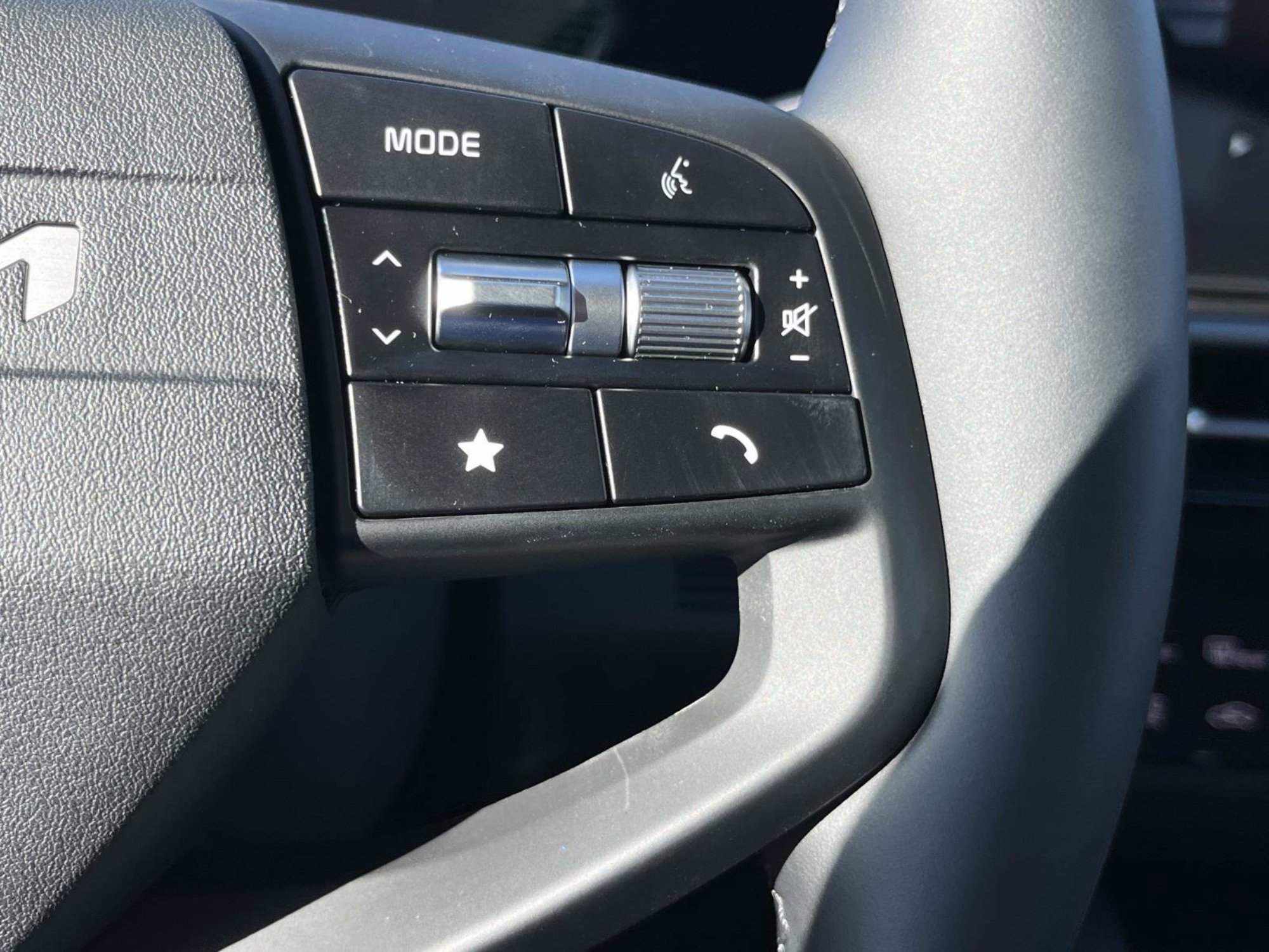 New 2027 Gravity Gray Kia LX image 25