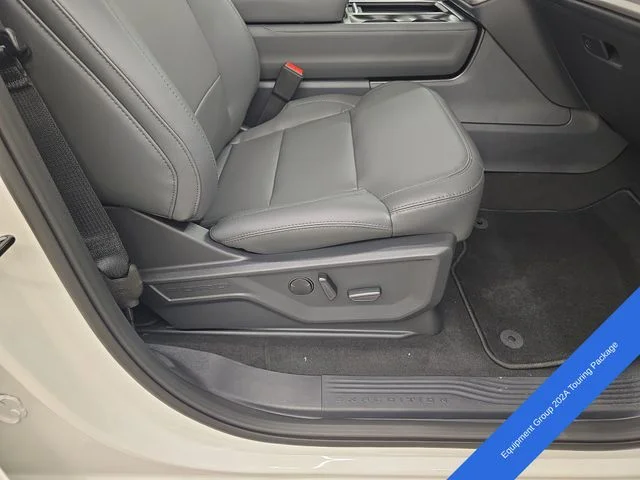 New 2027 Star White Metallic Tri-Coat Ford Active image 11