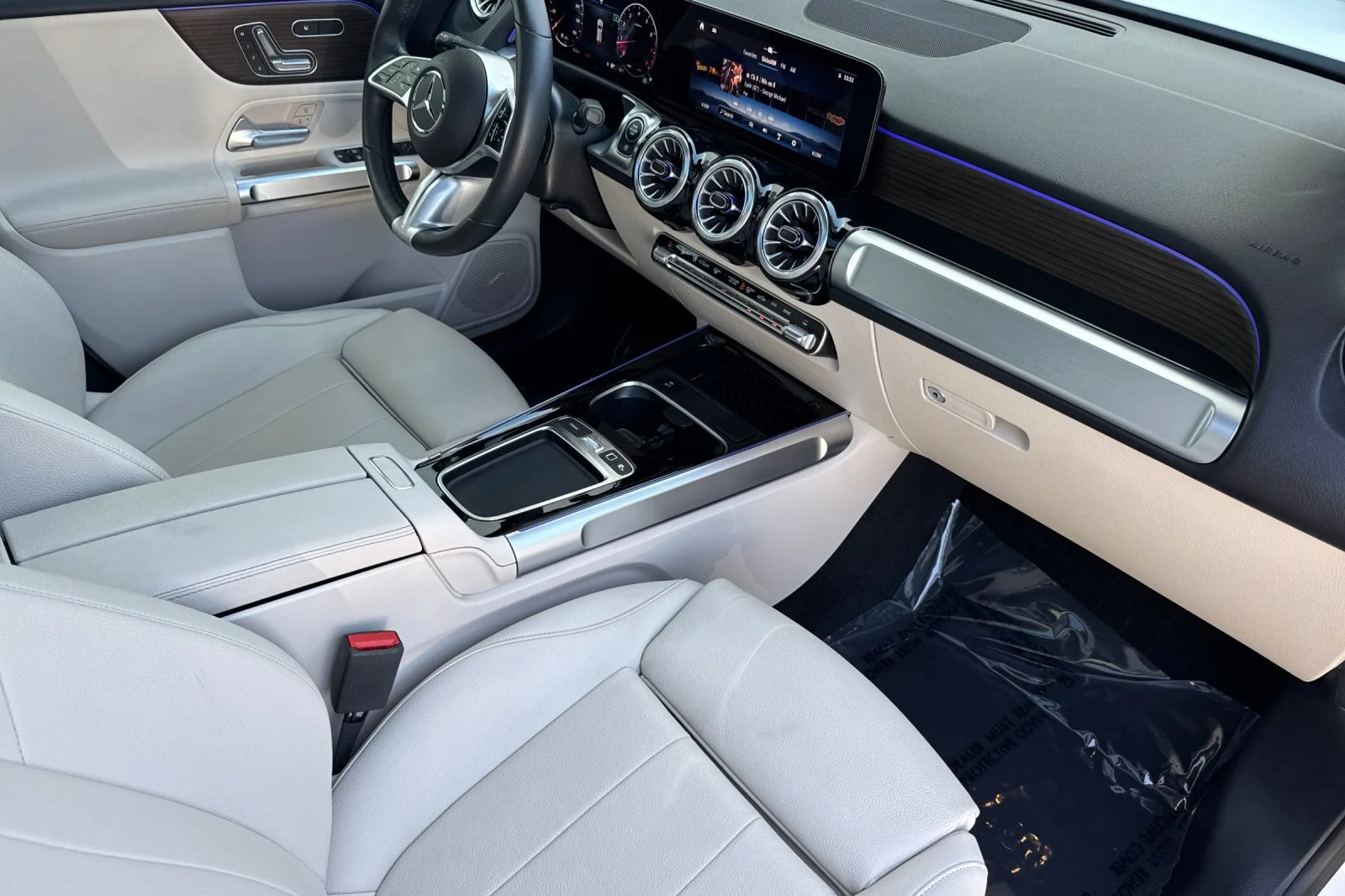Used 2026 White Mercedes-Benz GLB 250 image 18