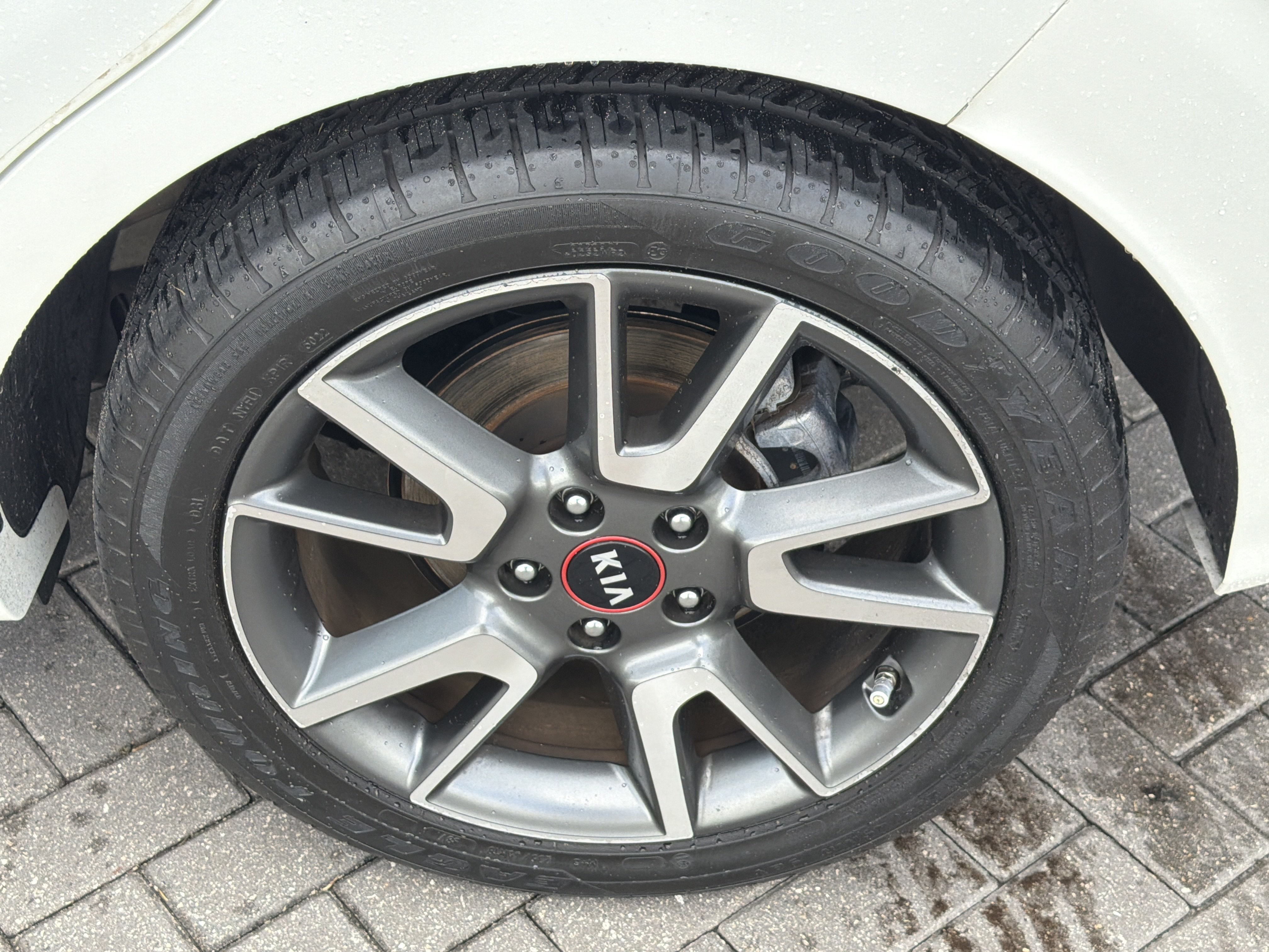 Used 2021 Snow White Pearl Kia Turbo image 29