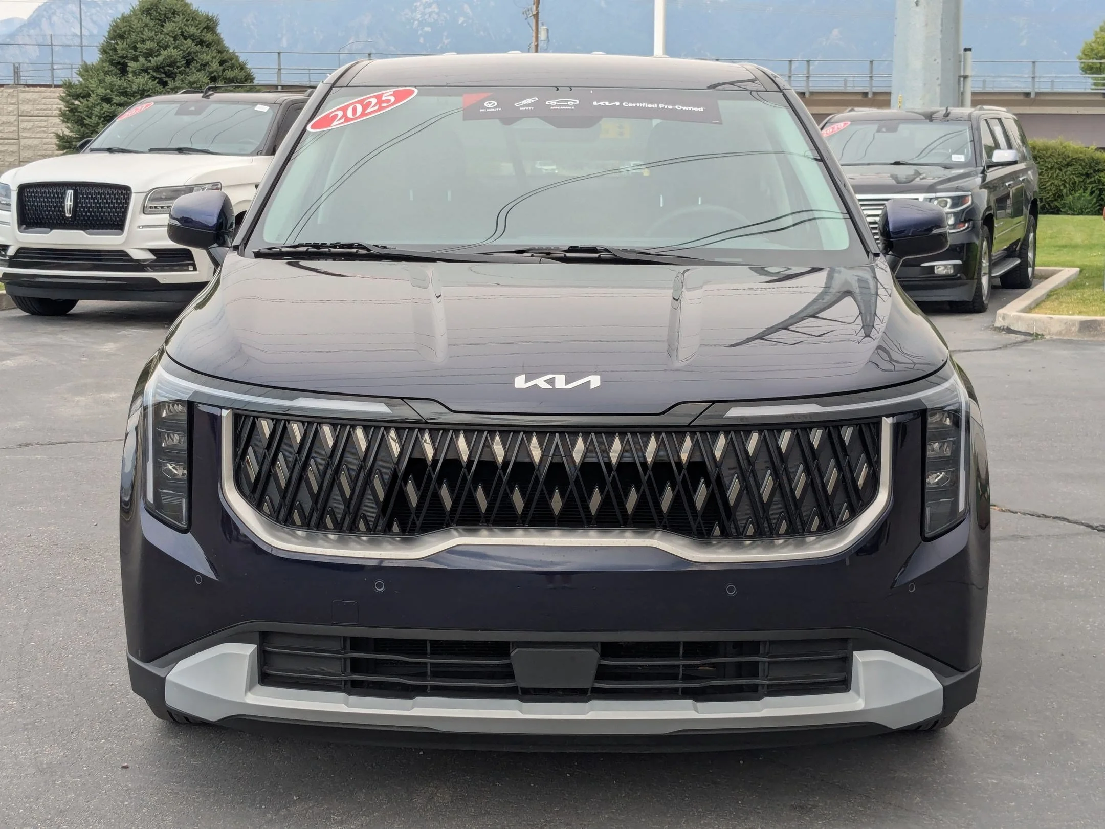 Used 2025 Deep Chroma Blue Kia LX image 8