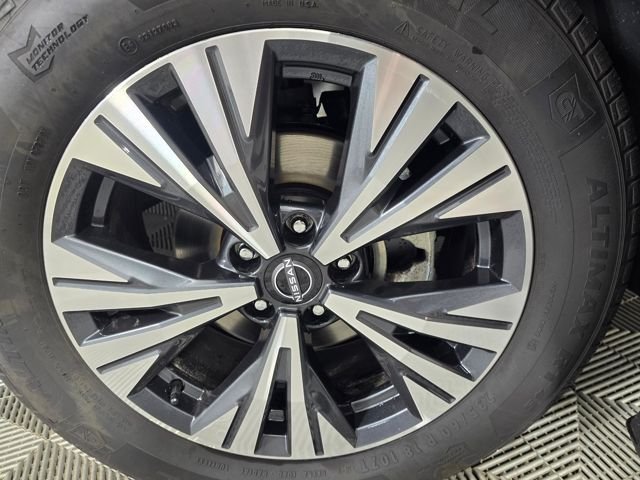 Certified Used 2023 Pearl White Nissan SV image 2