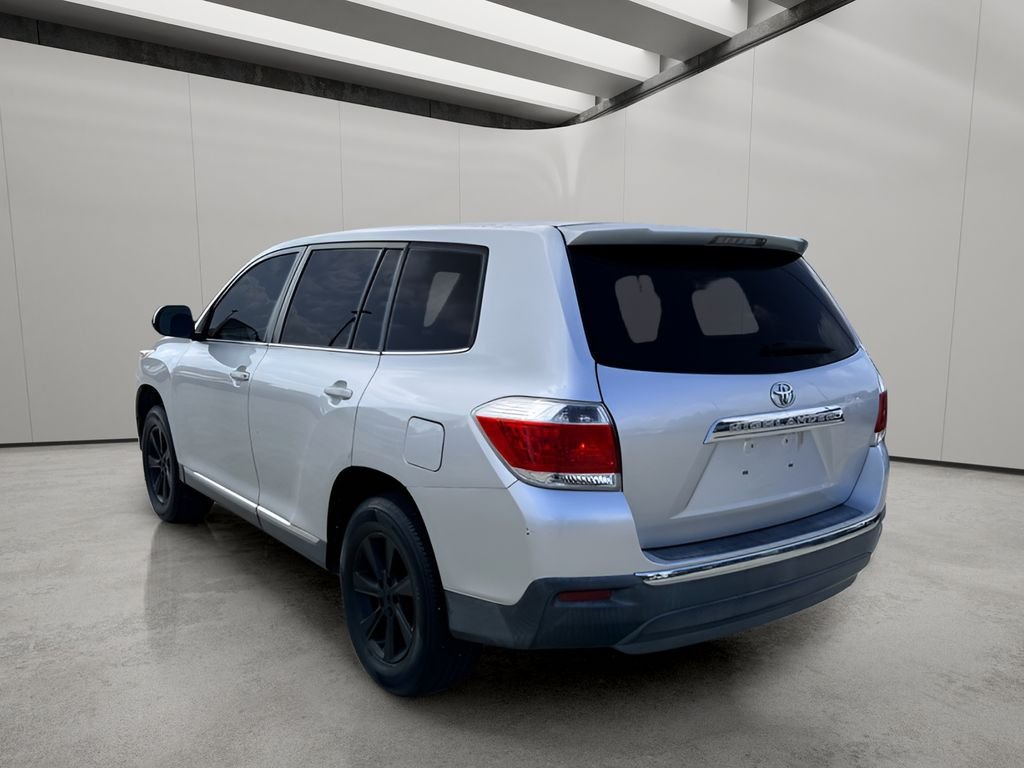 Used 2013 Classic Silver Metallic Toyota  image 3